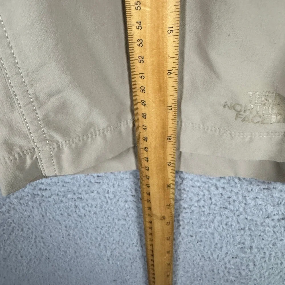 The North Face Mens Tan Hiking Shorts Size 30 Integrated Belt Stretch Nylon Hike